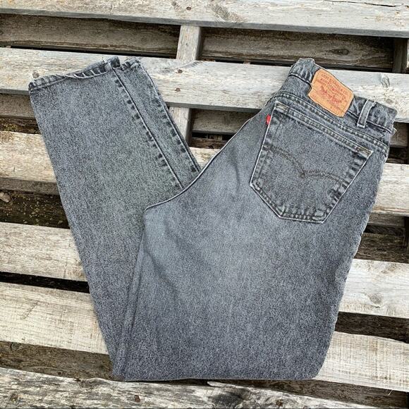 Vintage 90s Levi’s 550 faded black charcoal relaxed fit taper ankle jeans 36x34